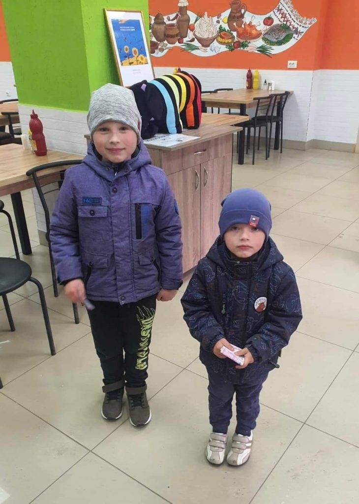 Маленькі прикарпатці віддали на потреби десятої бригади гроші, які збирали собі на гіроскутер