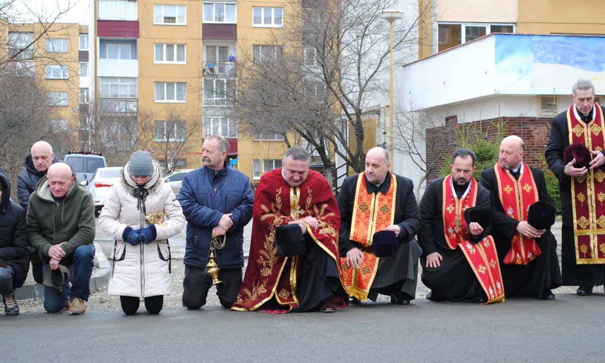 На Франківщині на колінах попрощалися із захисником України Олександром Гаванюком ФОТО