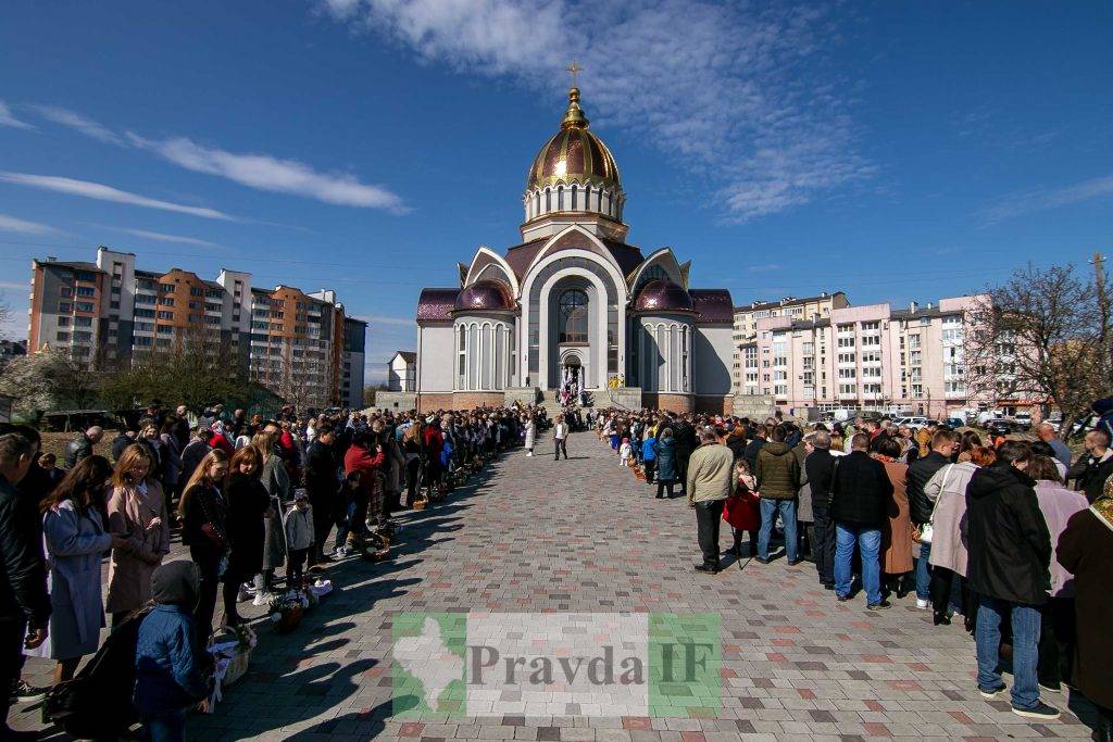 В Івано-Франківську освятили великодні кошики ФОТОРЕПОРТАЖ