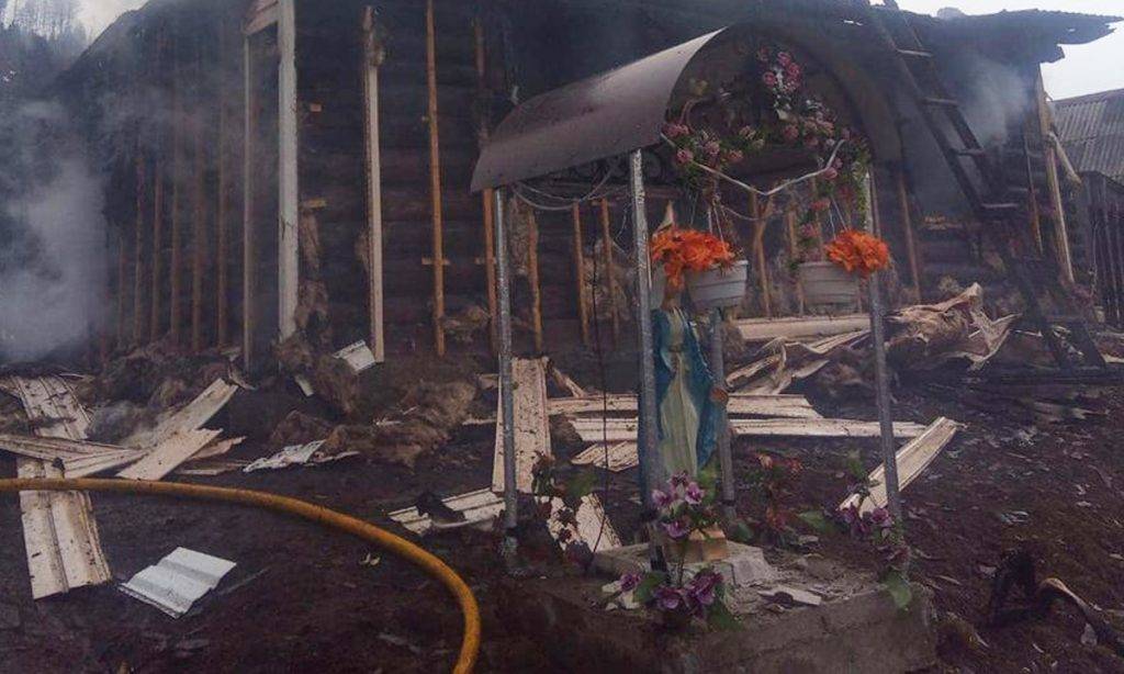 На пожежі в Івано-Франківській області вдалося врятувати капличку
