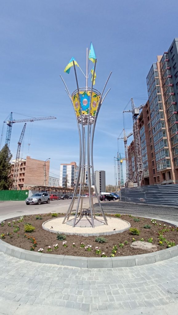 В Івано-Франківську з'явилося ще одне транспортне кільце, яке спроектував та спорудив приватний інвестор ФОТО