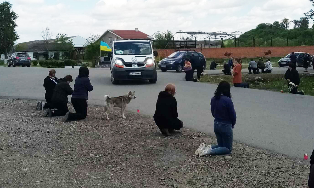 Франківчани на колінах зустріли загиблого Героя Івана Бойчука