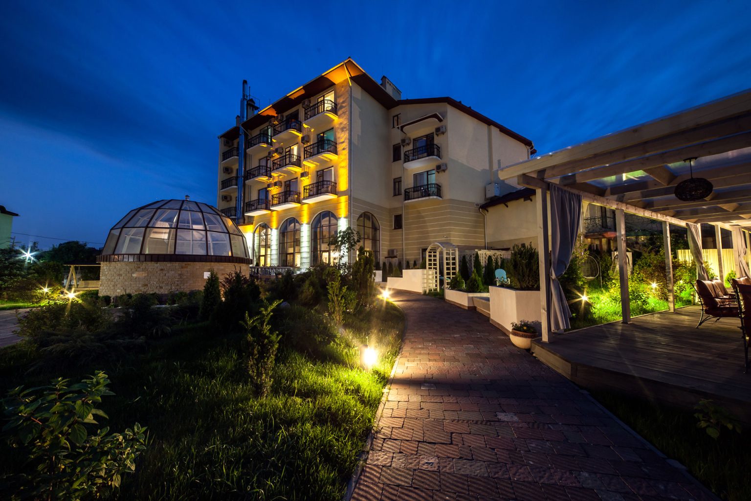 Отель "Тустань" в Сходнице. Цены. Описание. Отзывы