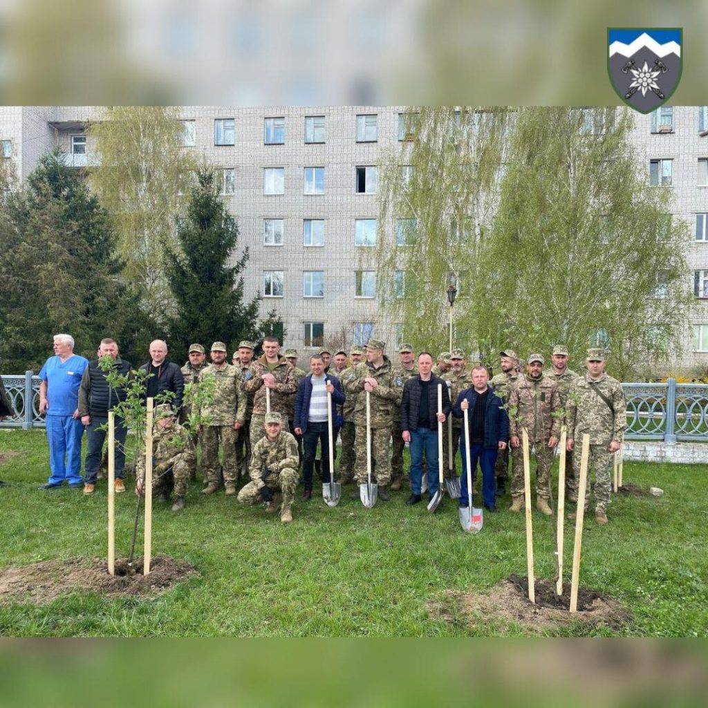 На Житомирщині висадили алею у пам'ять про загиблих героїв 10-ї гірсько-штурмової бригади ФОТО