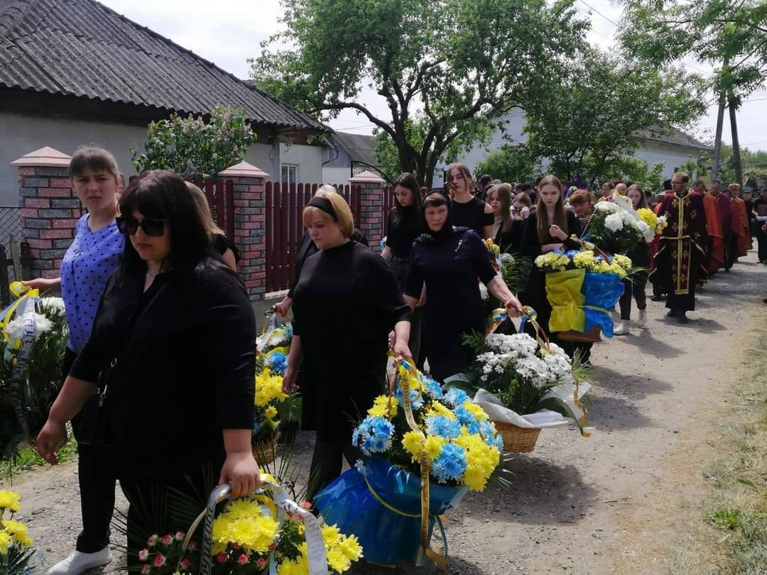 На Франківщині попрощалися з Героєм,який загинув на війні,прикарпатець загинув на війні