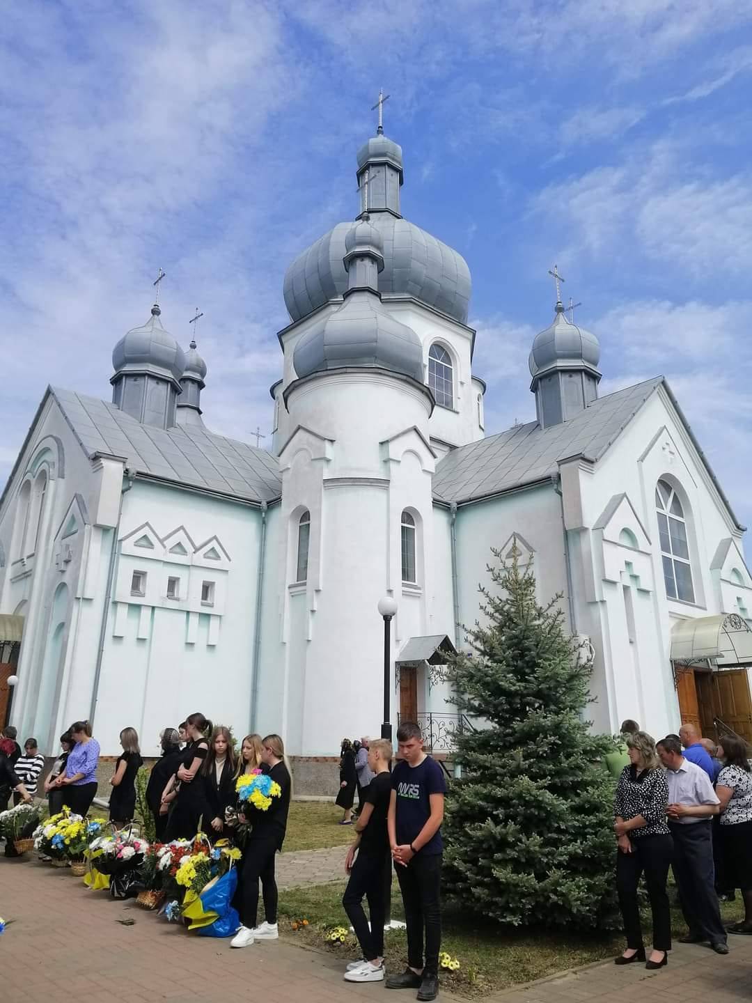 На Франківщині попрощалися з Героєм,який загинув на війні,прикарпатець загинув на війні