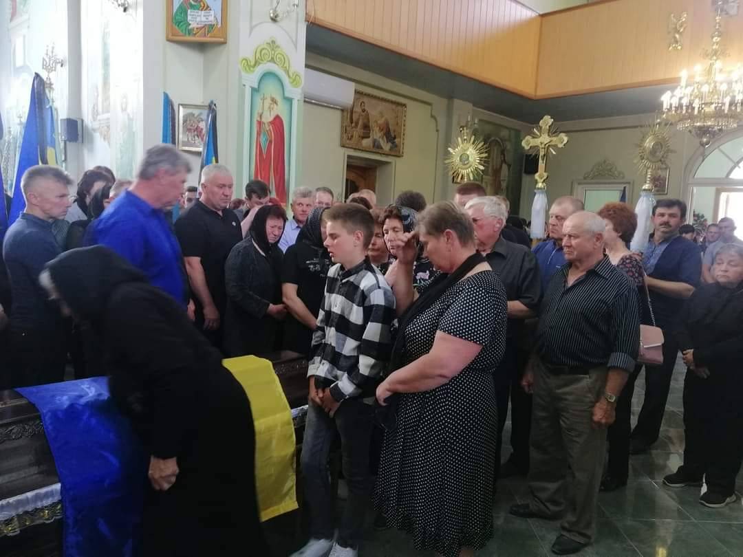 На Франківщині попрощалися з Героєм,який загинув на війні,прикарпатець загинув на війні