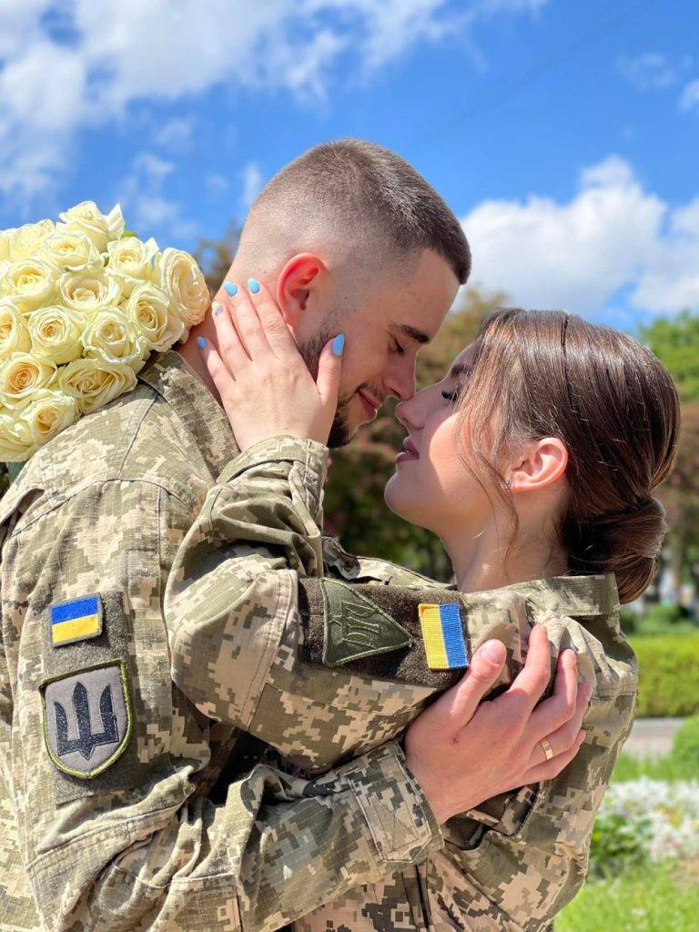 У Калуші на весільний рушник стала пара військовослужбовців