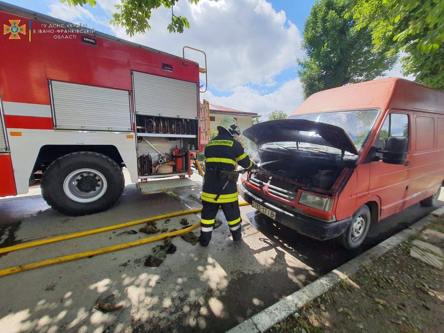 У Снятині загорівся автомобіль