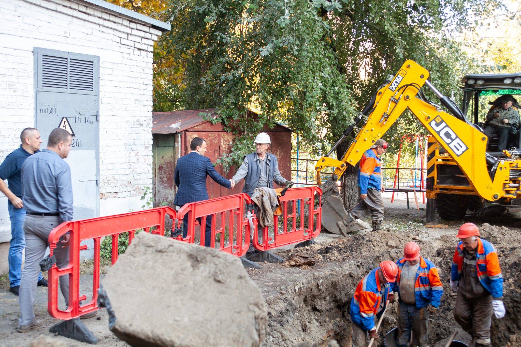 Під час підготовки франківських тепломереж до нового опалювального сезону, фахівці виявили вже майже півсотні проривів