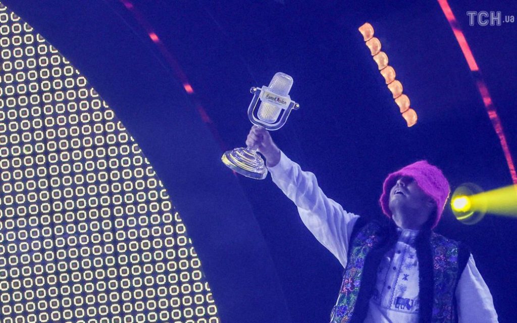 Переможці Євробачення-2022 гурт Kalush Orchestra віддасть кубок на благодійний аукціон