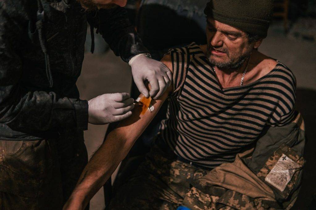 Нудота, втрата ваги, мізер їжі: медик із «Азовсталі» розповів про стан поранених захисників