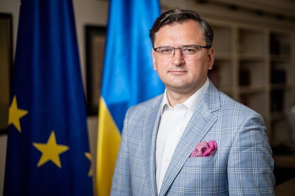 Шлях Росії до столу переговорів лежить через поразки на полі бою, - Кулеба