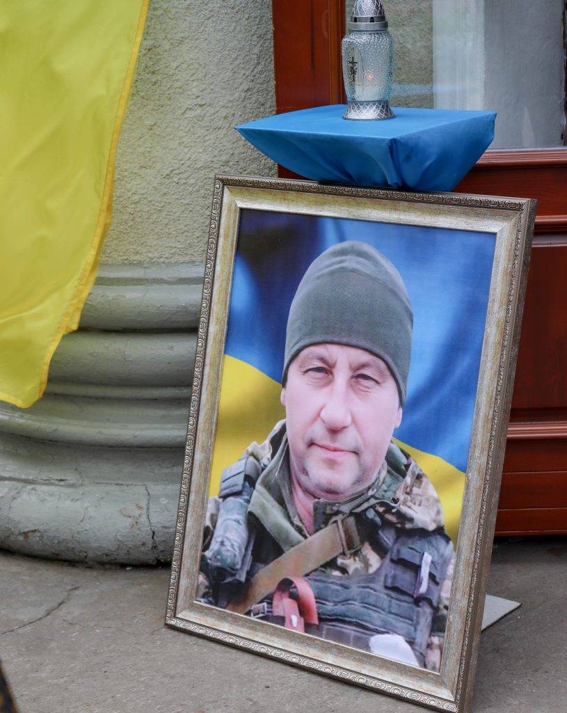 З глибоким сумом калушани попрощалися із загиблим на захисті України бійцем,дмитро цупа,війна в україні