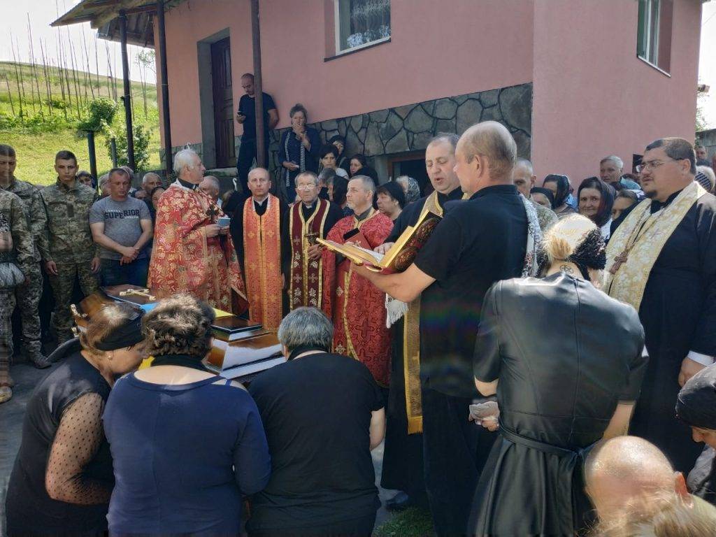 Мешканці Болехівщини зі сльозами на очах провели в останню дорогу полеглого на війні Героя