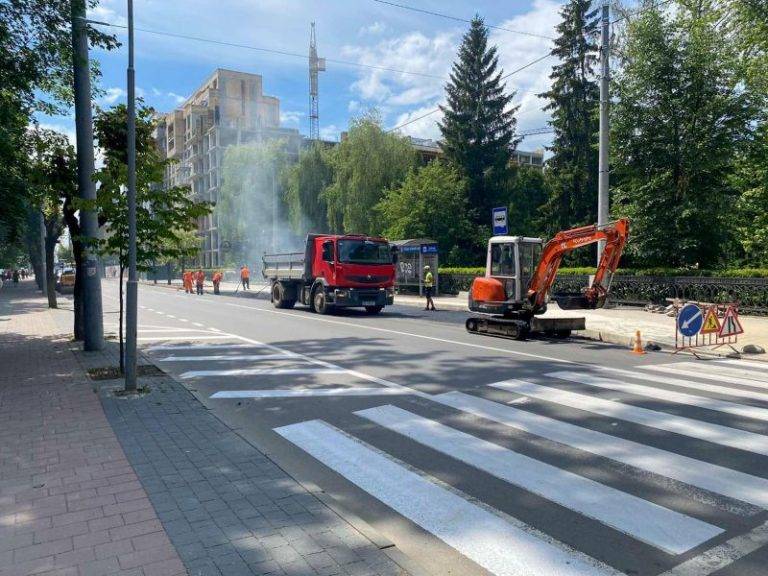 У Франківську облаштовують нову заїзну кишеню для громадського транспорту