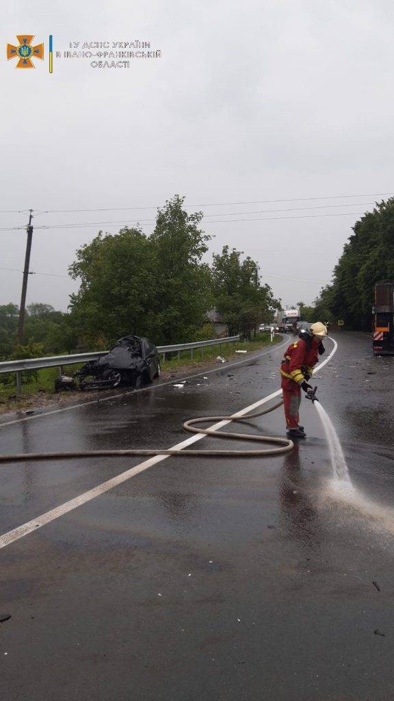 На Франківщині трапилася потужна ДТП, є постраждалі