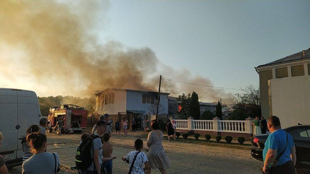 У Долині в районі ринку трапилась масштабна пожежа