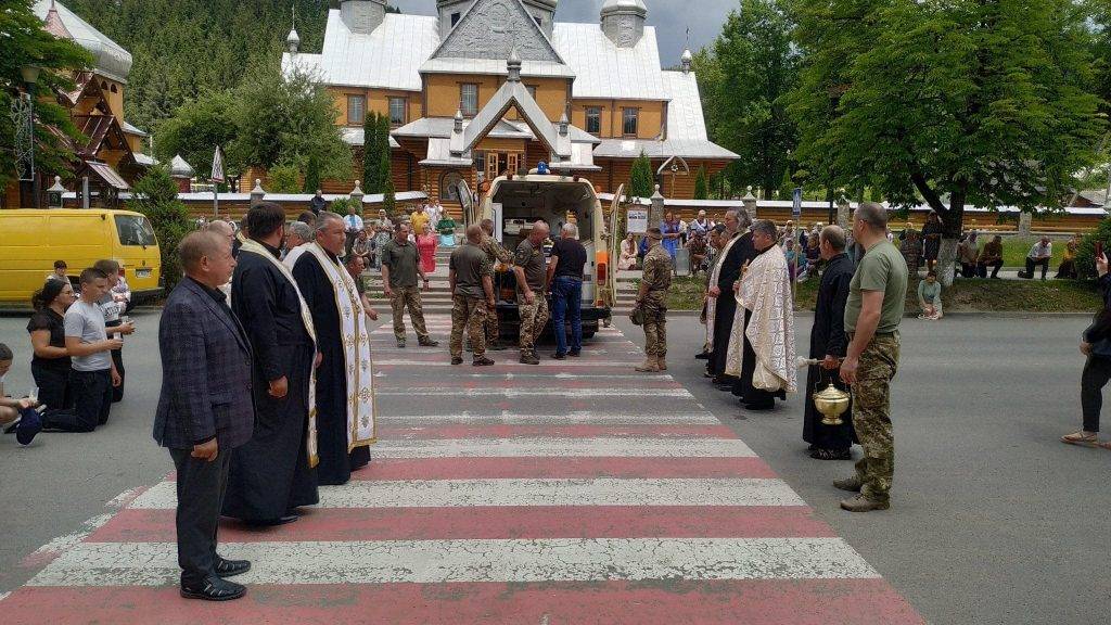 Верховинщина попрощалася з загиблим на війні Героєм Степаном Потяком