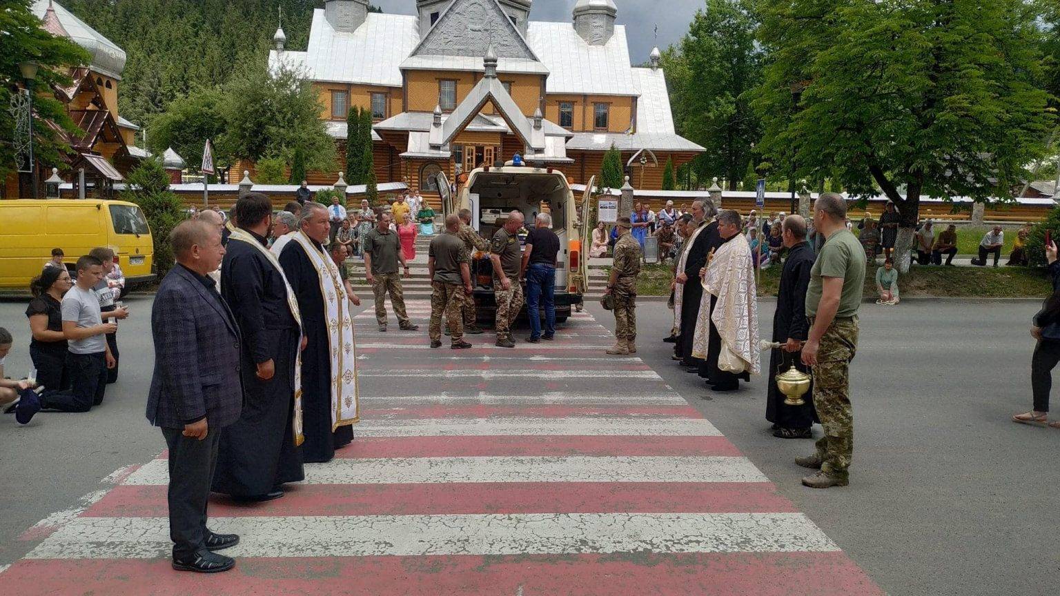 Верховинщина попрощалася з загиблим на війні Героєм Степаном Потяком
