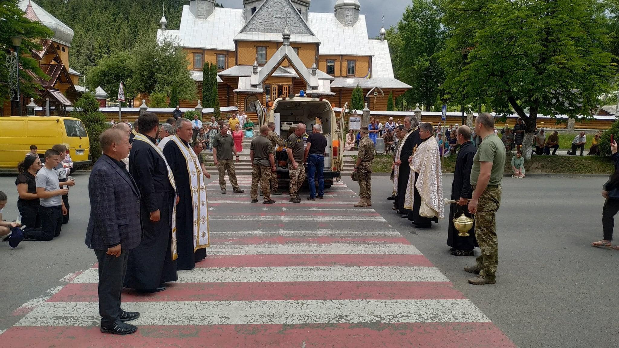 Верховинщина попрощалася з загиблим на війні Героєм Степаном Потяком