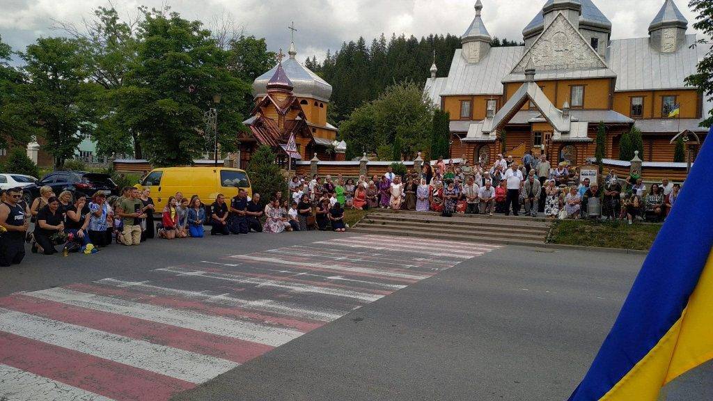 Верховинщина попрощалася з загиблим на війні Героєм Степаном Потяком