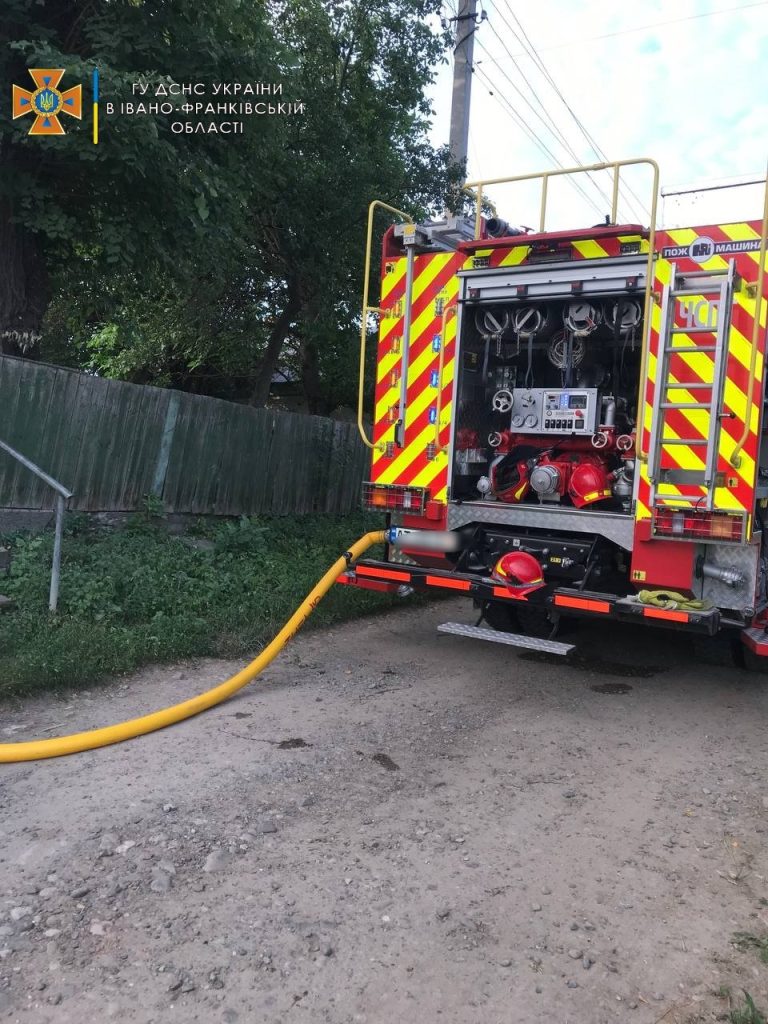 Поблизу Франківська на місці пожежі виявили обгоріле тіло людини