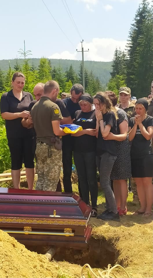 На Прикарпатті попрощалися із полеглим Героєм Владиславом Гуцаном