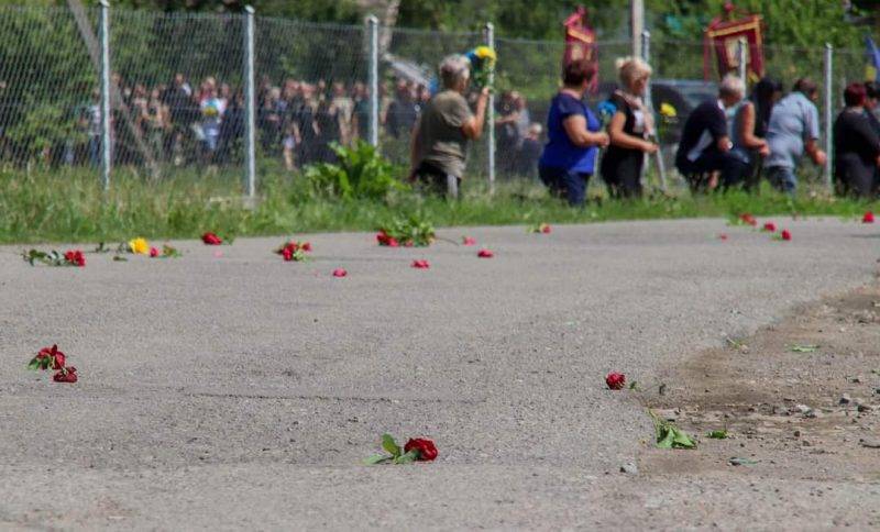 Калуська громада з глибоким сумом та щемом прощалася із захисником Олегом Перегудою