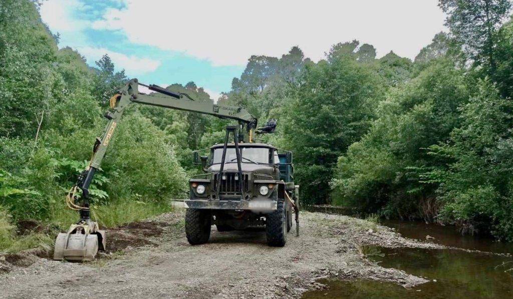 Поліцейські Франківщини виявили крадіїв гравію