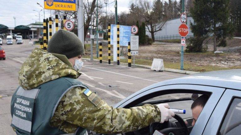 За час війни до Польщі в'їхало майже 500 тисяч українських чоловіків призовного віку