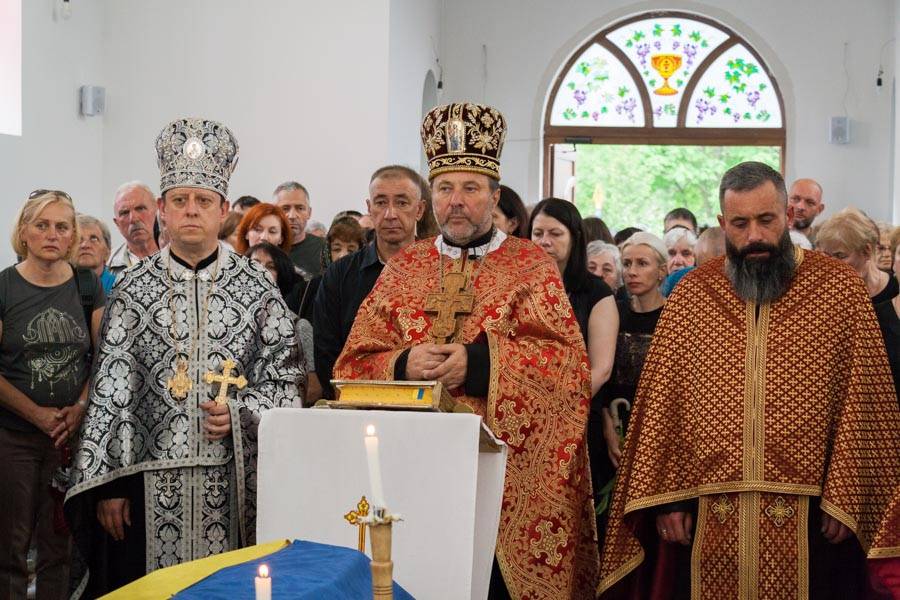 У Надвірній попрощалися з земляком, який загинув на війні