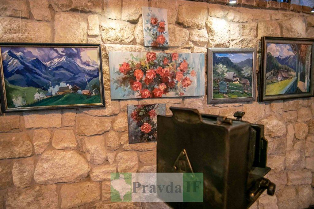 продаж картин на допомогу ЗСУ,Художник Володимир Березний,Виставка картин Володимира Березного у Бастіоні