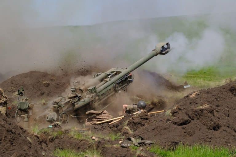 На Бахмутському напрямку ворог веде наступальні дії, бої тривають, - зведення Генштабу