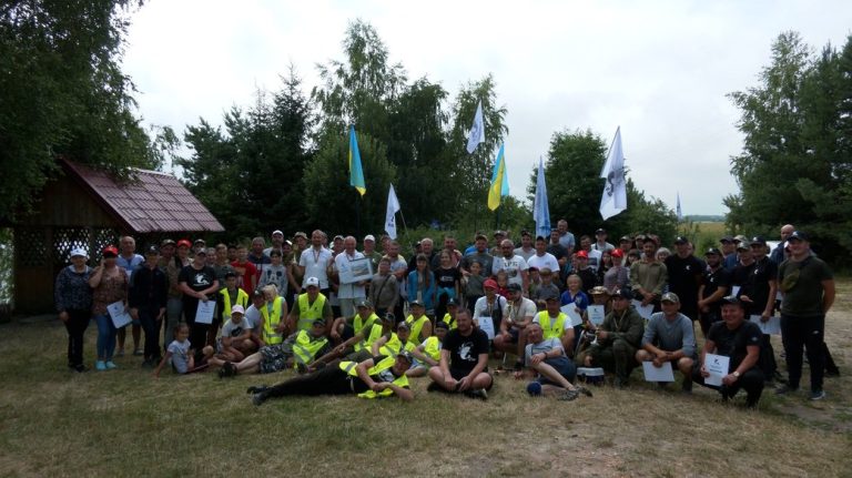 Під час рибальського змагання на Франківщині, вдалося зібрати кошти на придбання авто для ЗСУ