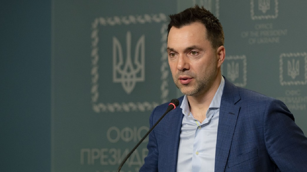 Арестович спрогнозував, коли ЗСУ перейдуть у повноцінний контрнаступ, то масово братимуть окупантів у полон