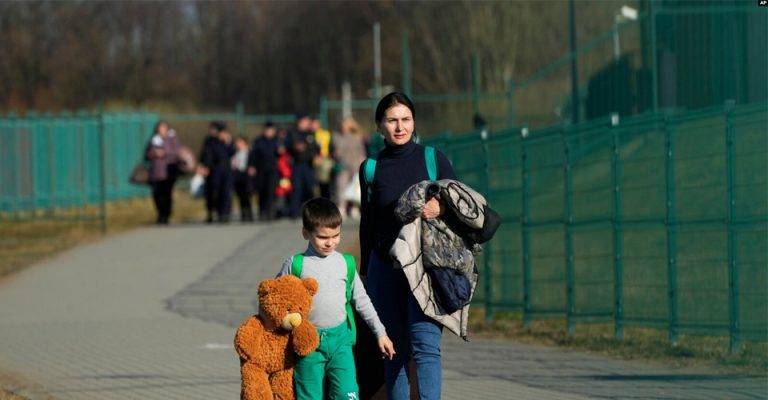 Скільки українців вважають за необхідне обмежувати себе у розвагах і покупках під час війни 