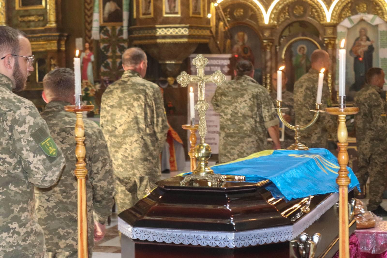 На Франківщині попрощалися із Тарасом Федорняком,який загинув у бою з російськими окупантами,загинув на війні