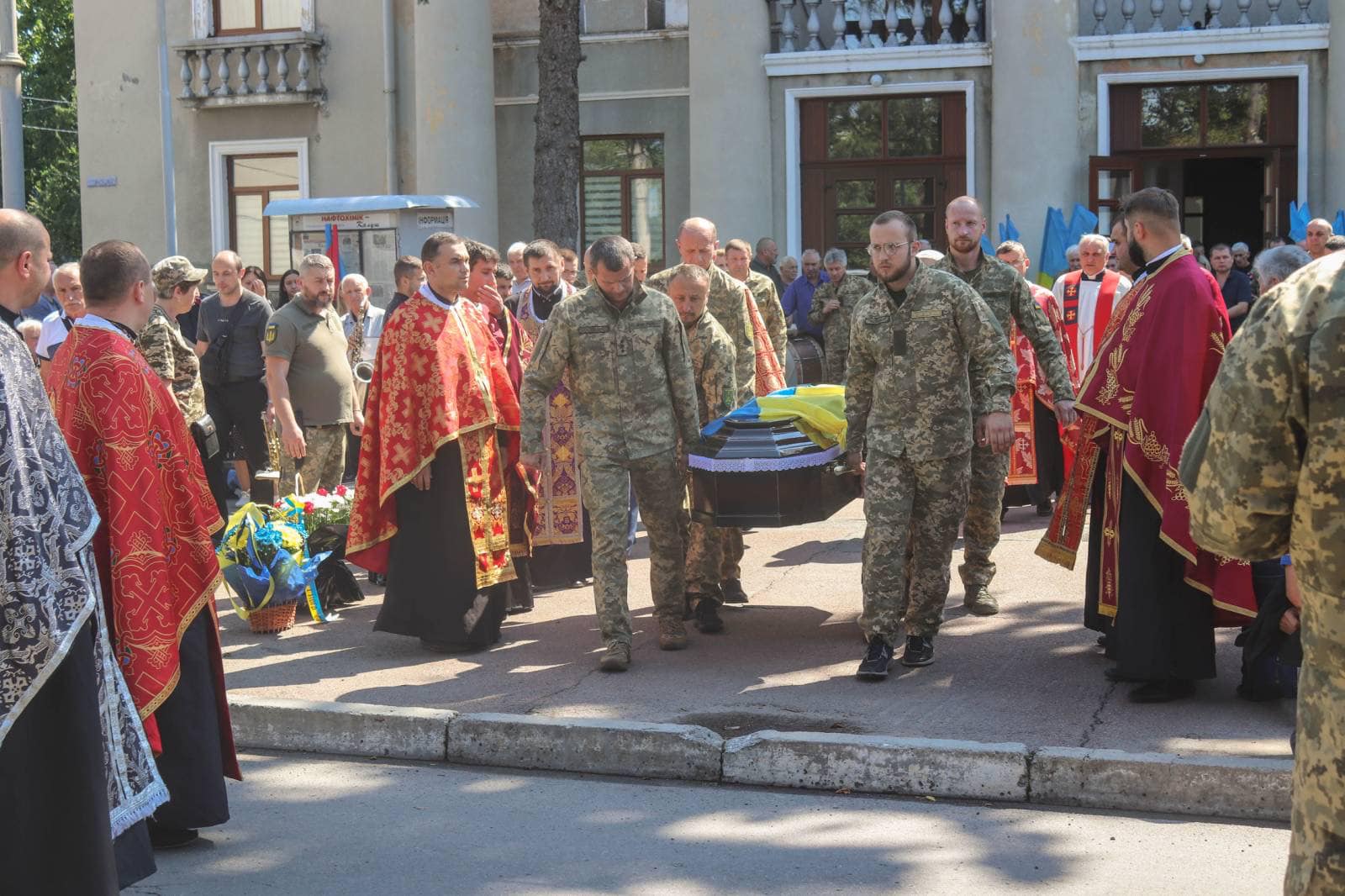 На Франківщині попрощалися із Тарасом Федорняком,який загинув у бою з російськими окупантами,загинув на війні