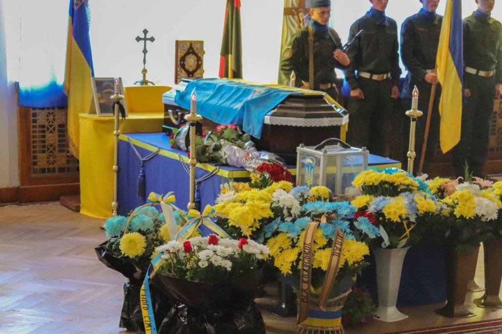 На Франківщині попрощалися із Тарасом Федорняком, який загинув у бою з російськими окупантами