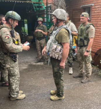 Бійців 102 окремої бригади Сил ТО ЗСУ Івано-Франківщини нагородили відзнаками