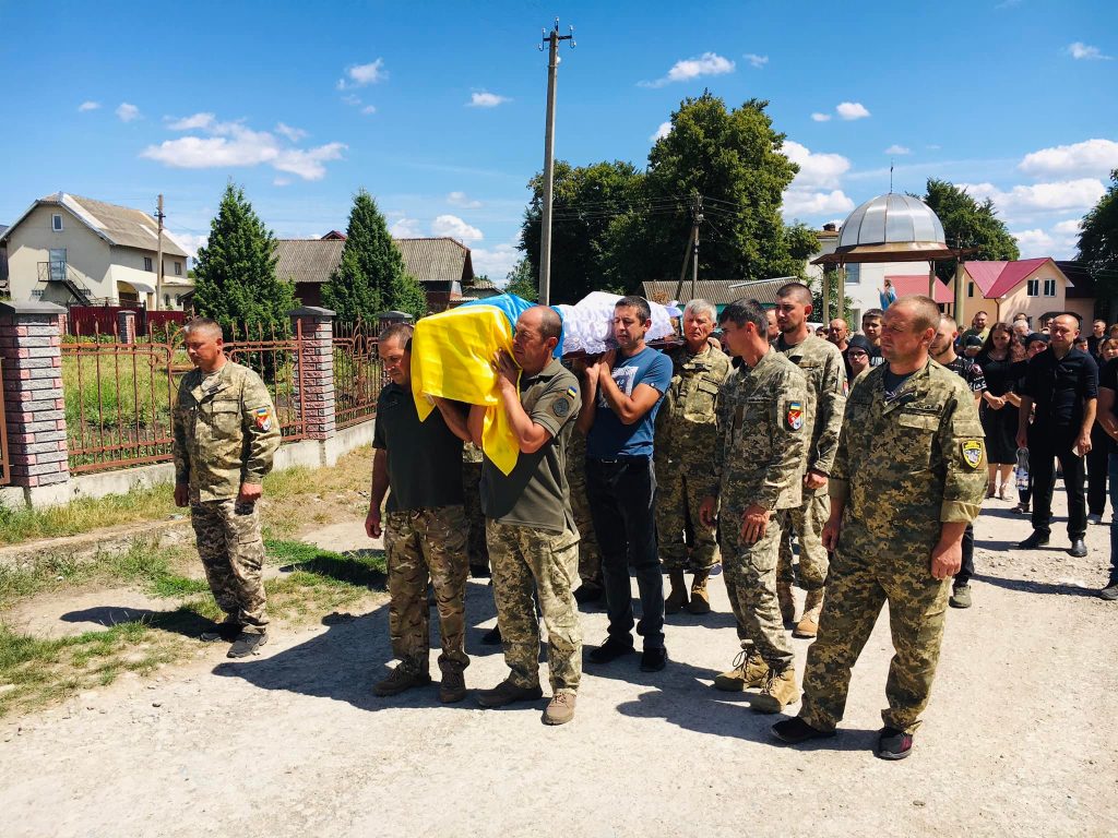 У Тлумацькому районі попрощалися із загиблим військовим