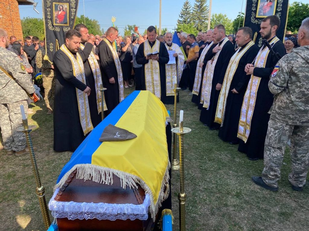 В рідному селі на Франківщині поховали Героя Франківа Андрія