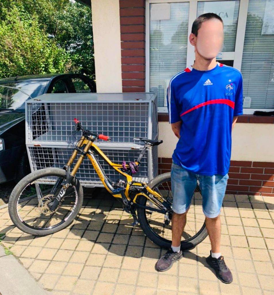 У Франківську крадій, будучи під домашнім арештом, викрав велосипед