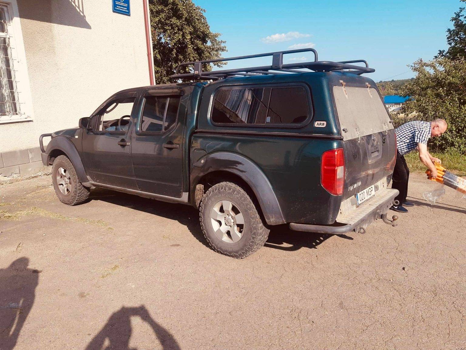 З Калуської громади продовжують відправляти автомобілі та спорядження українським захисникам