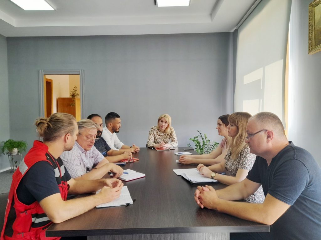 На Прикарпатті Місія Червоного Хреста України допоможе облаштувати житло для переселенців,онищук світлана василівна,Старченко Валерій