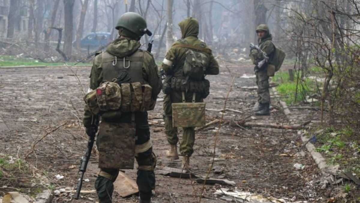 У Запорізькій області окупанти підняли у небо свої гелікоптери - ловлять майже сотню своїх дезертирів