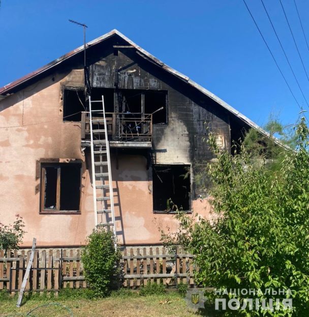 Під Львовом двоє дітей живцем згоріли у будинку