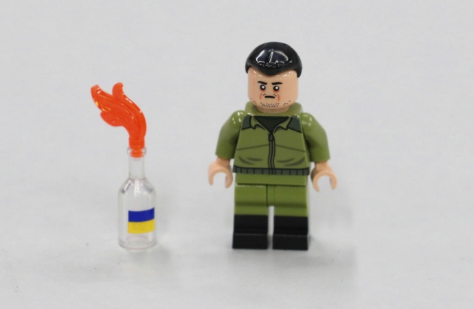 Виробник конструкторів Lego припиняє комерційну діяльність у росії