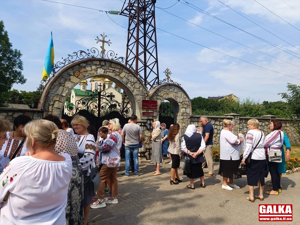 У Франківську московські попи не пустили до храму прихожан, які перейшли до ПЦУ